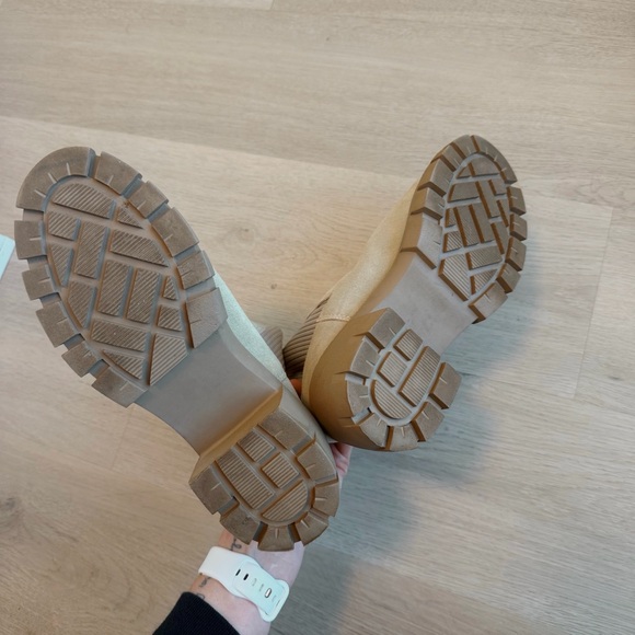 Steve Madden Chelsea Boot size 8 - Picture 3 of 7